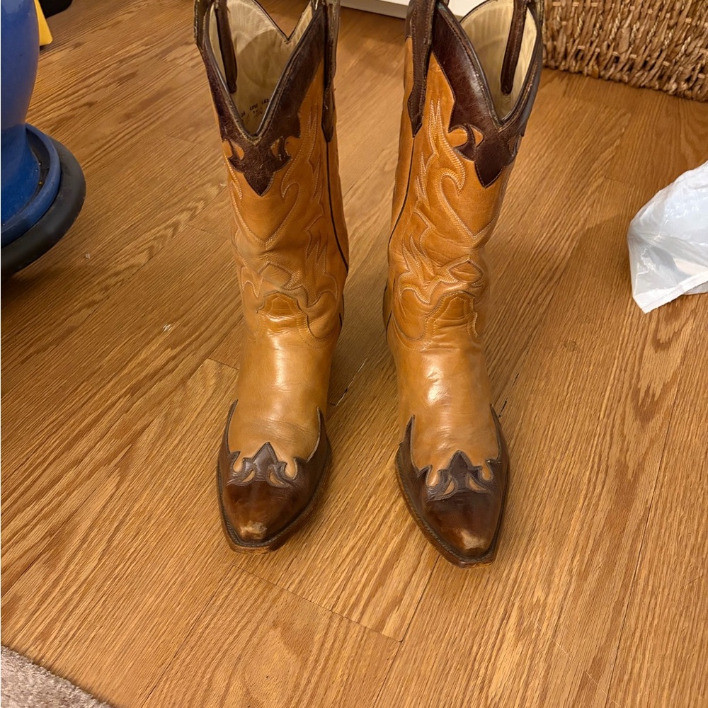 Men's Leather Cowboy Boots in Tan and Brown